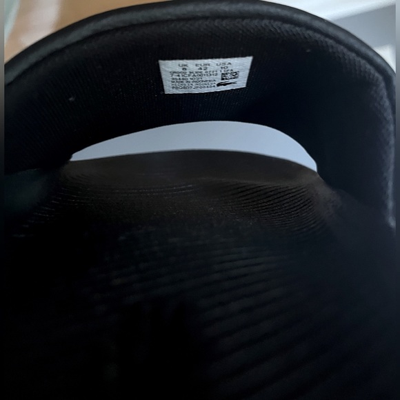 Lacoste slides in size 10W - Picture 10 of 10